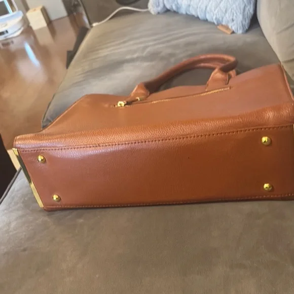 Joy & Iman Brown Leather Tote with Gold Hardware - Picture 9 of 15